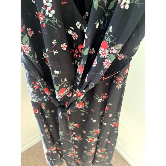 Small Lenon Floral Flutter Sleeve Dress NWT - Picture 11 of 16